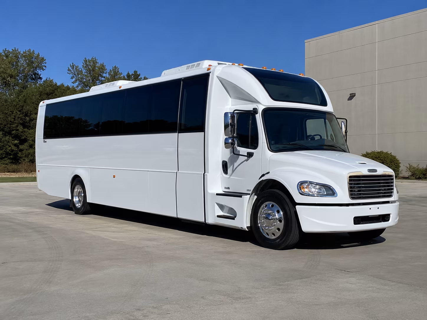 bowling green 28 passenger party bus