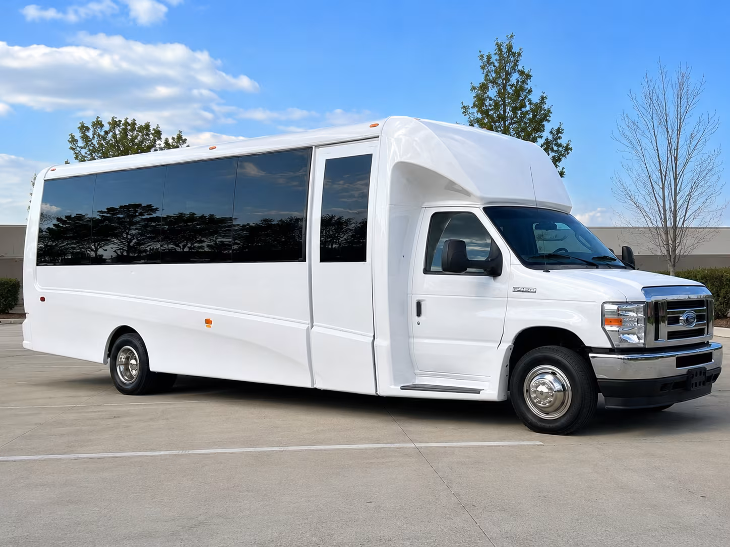 bus rentals for bands and performers traveling through bowling green