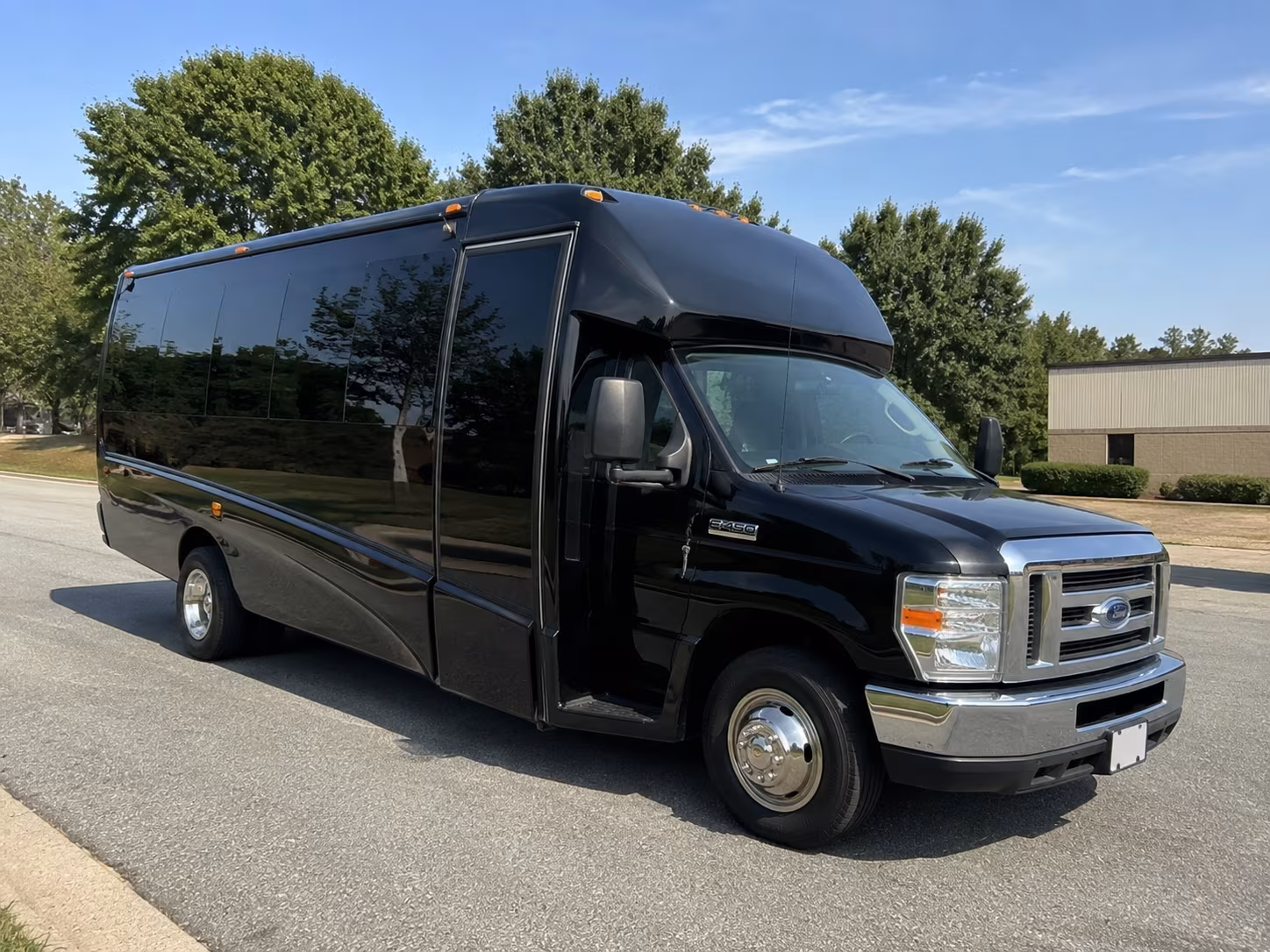 bus rentals for bowling green music festival weekends