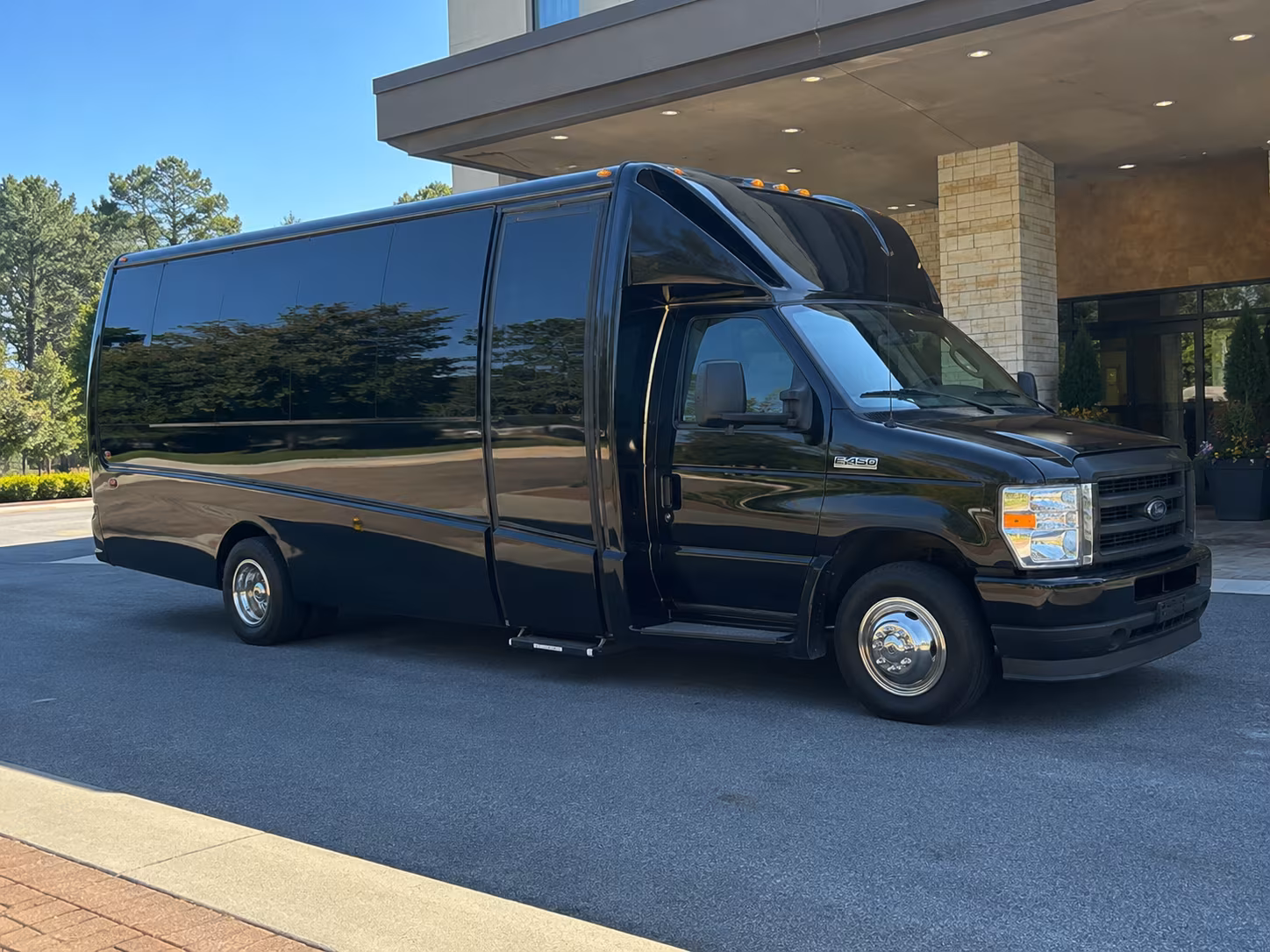 charter buses to nashville concerts and arena shows from bowling green
