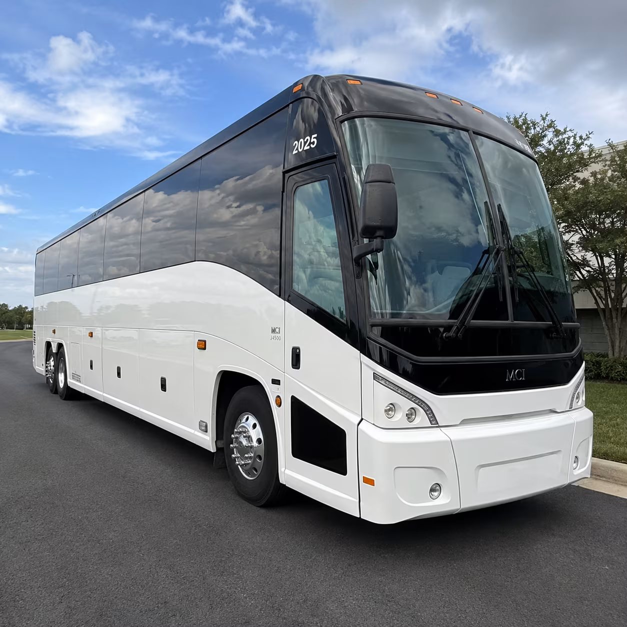 federal agency contractor shuttle buses serving the bowling green area