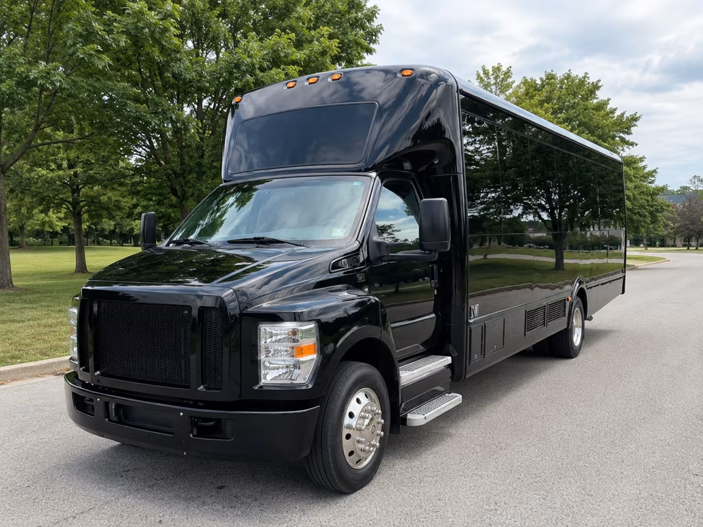 how is a bus rental actually priced in bowling green is it by the hour by the mile or something else