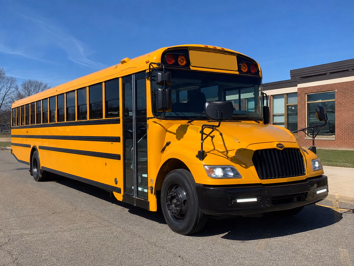 school bus rentals for bowling green performing arts and history trips