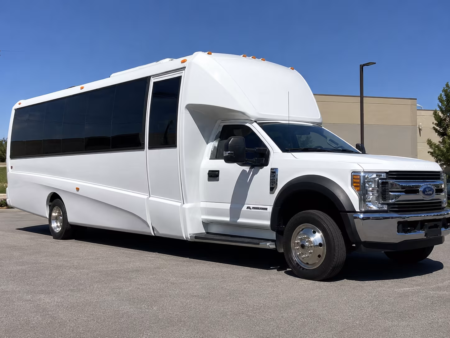 school field trip and group activity buses in bowling green