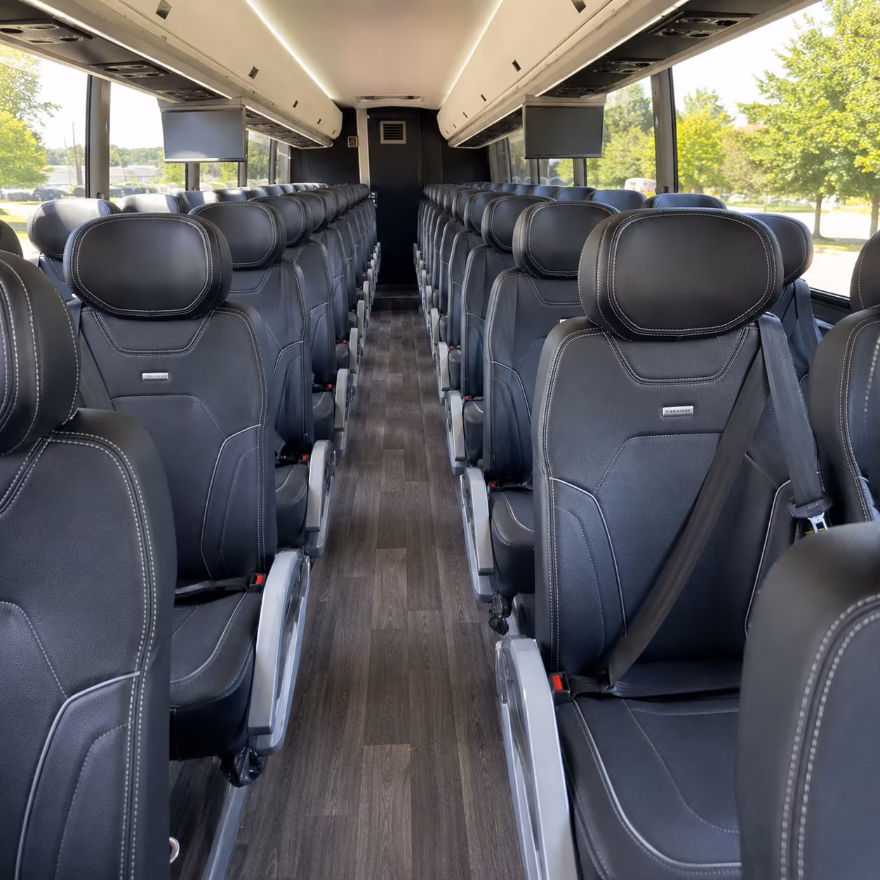 weekly worship shuttle buses for bowling green congregations